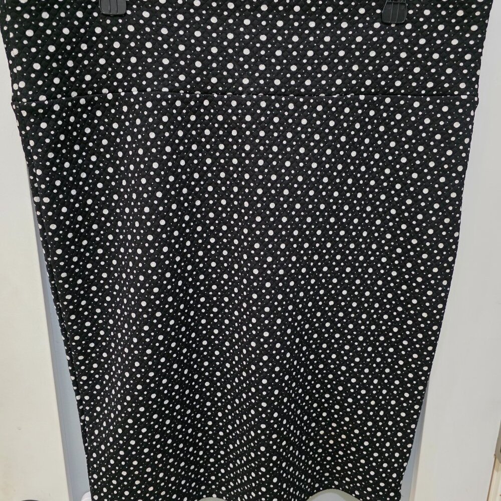 uLaRoe Cassie Pencil Skirt Size XL Black White Polka Dot Thick Fabric Work Retro - Picture 4 of 6